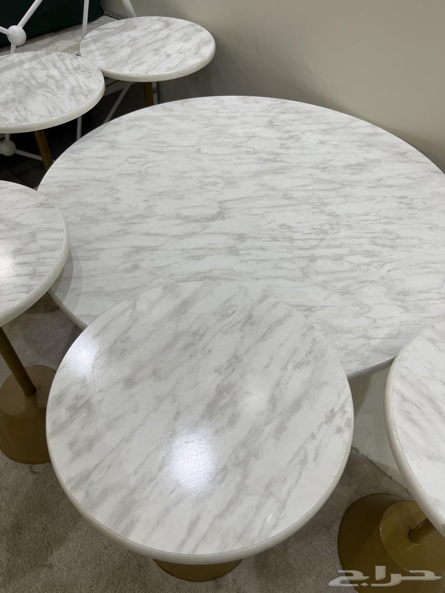 Coffee table with 6 chairs, marble condition very good, nothing wrong with it64468936343042110