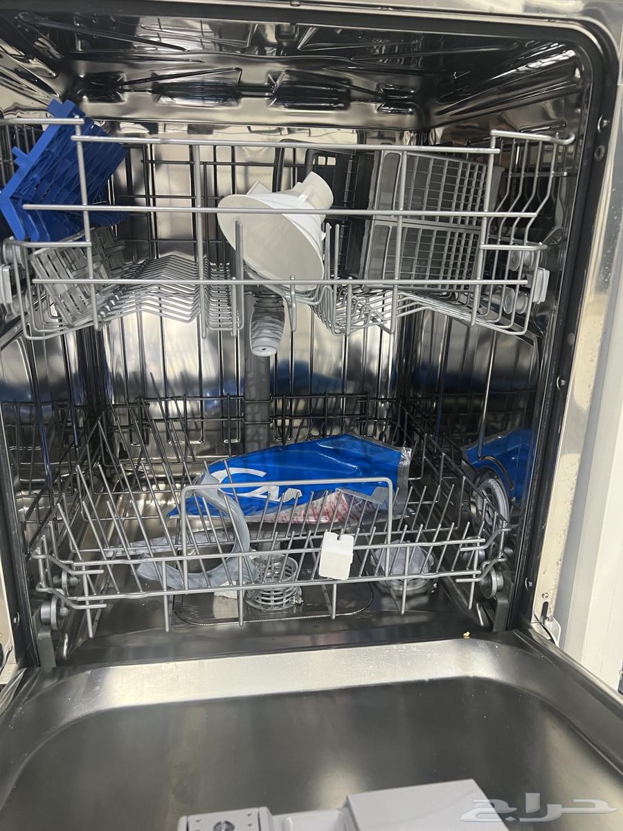 New dishwasher, used five programs64470869746947111