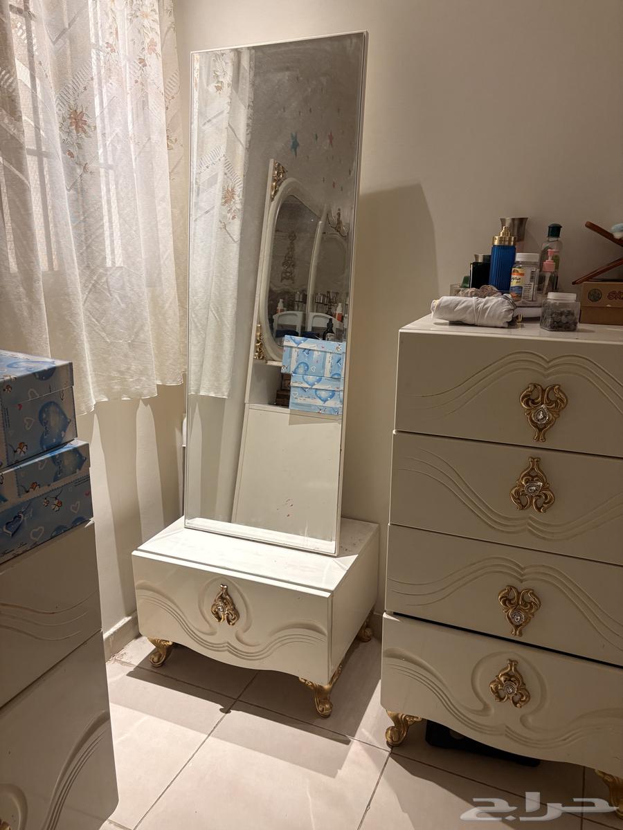 غرفة نوم شبه جديده64466080969602113