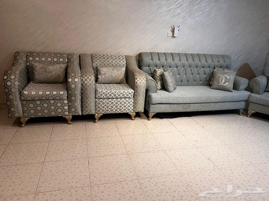 Sofa and table for the council64470416231938111