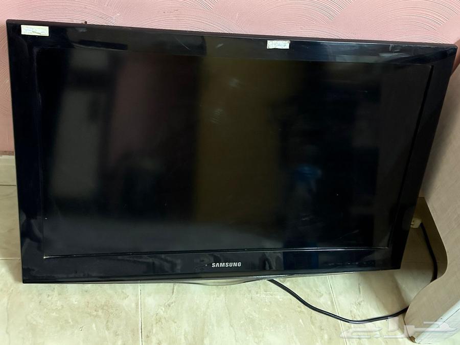 Electric vacuum cleaner, TV, and computer table64468357057025112