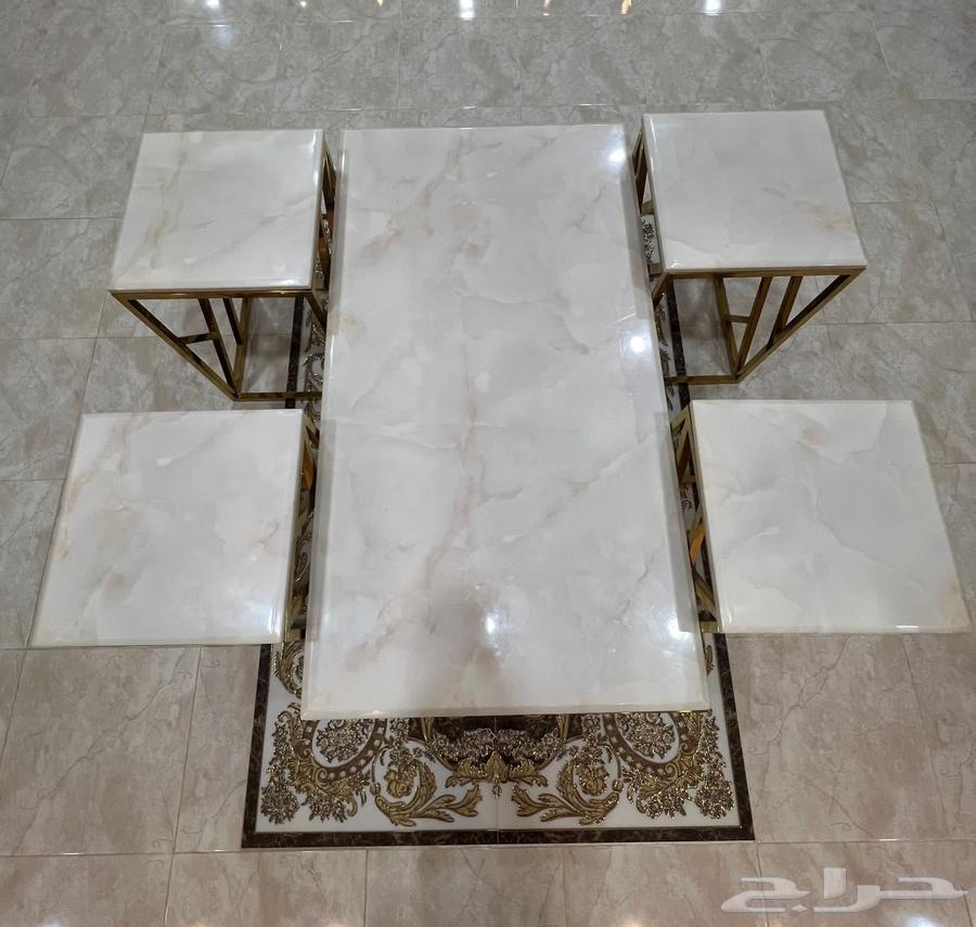Marble tables64467634352770112