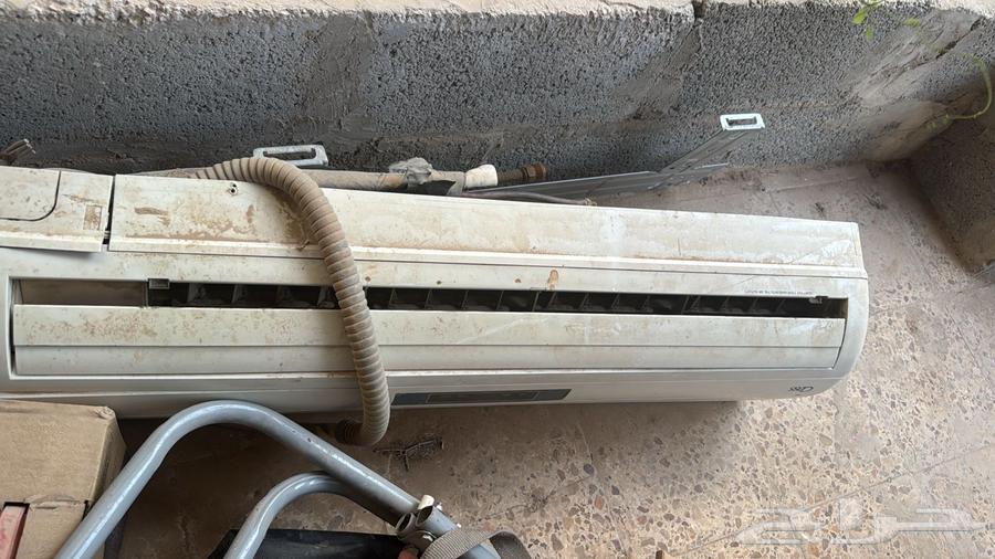 كنب و طاوله و مكيف للبيع مستخدمه64469044328195111