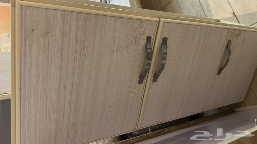 دولاب مطبخ ألمونيوم ( تم الببع)64468231577601111