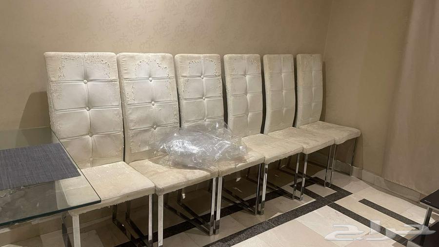 Dining table64470993408002112