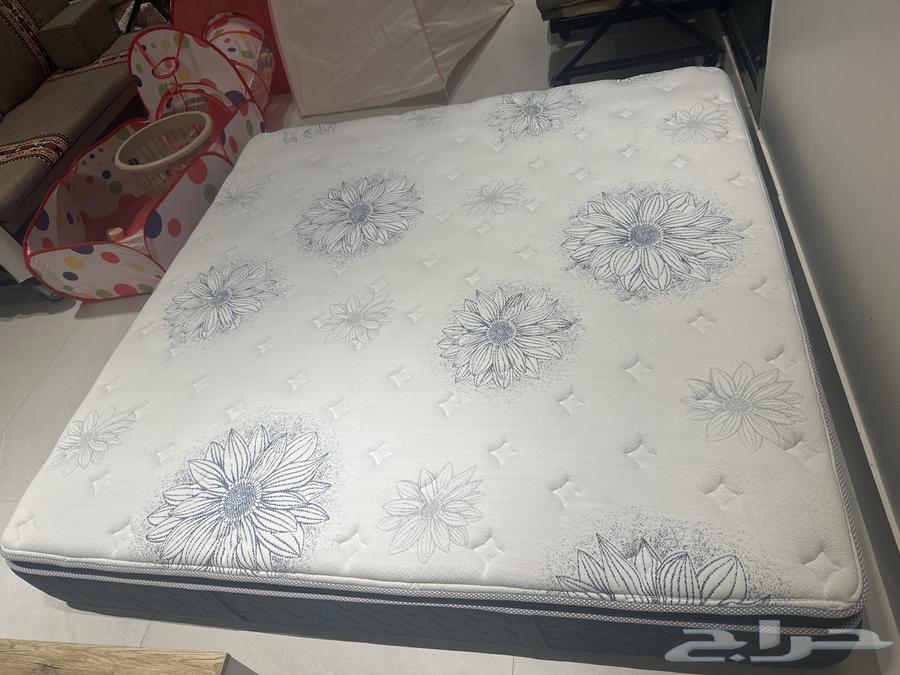 Simple used bed frame for sale on negotiation64469362539906110