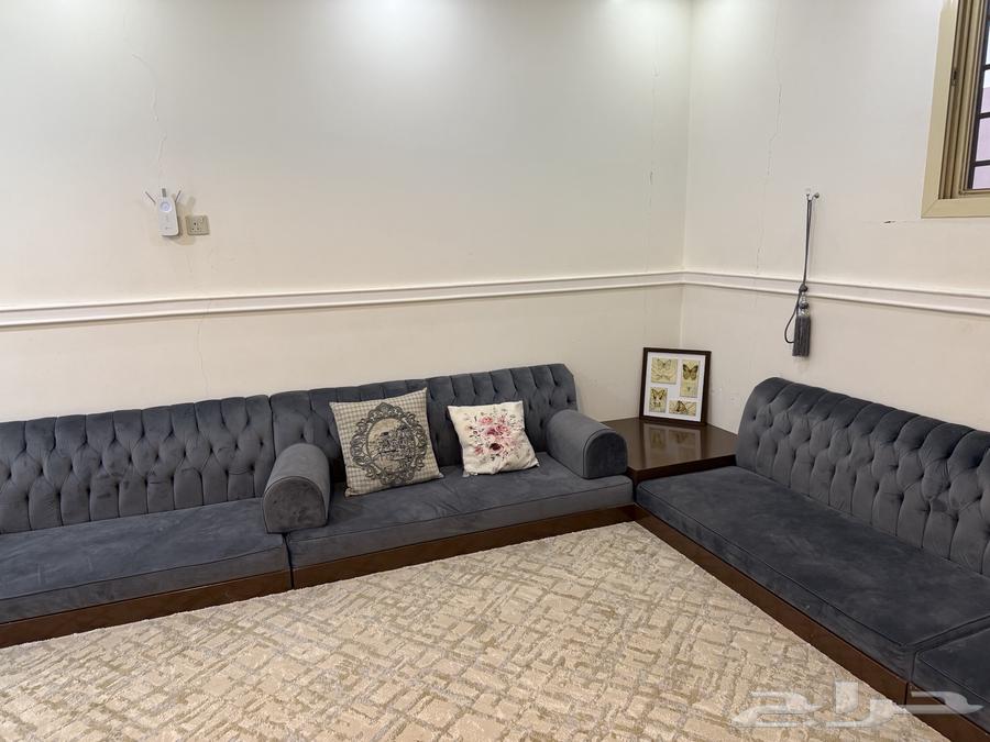 Wooden base floor sofa64469292695939112