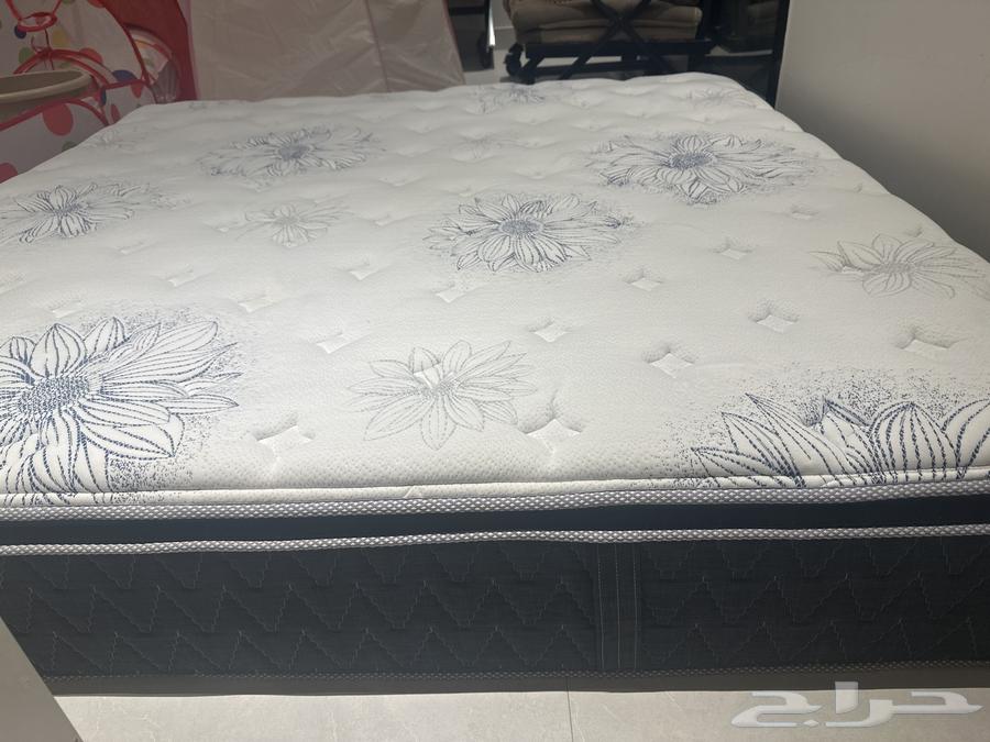 Simple used bed frame for sale on negotiation64469362539906112