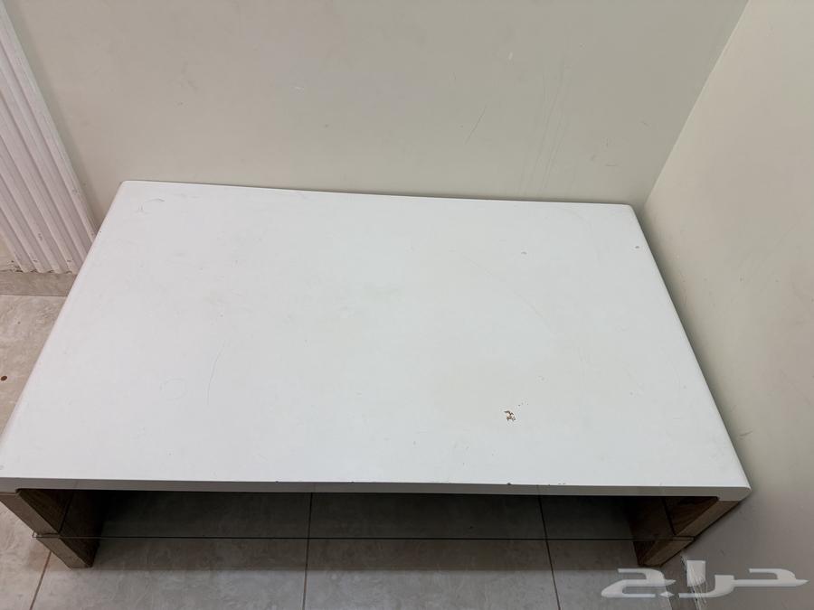 Nominal price for a table from Home Box that needs screws and tightening64467172334082111