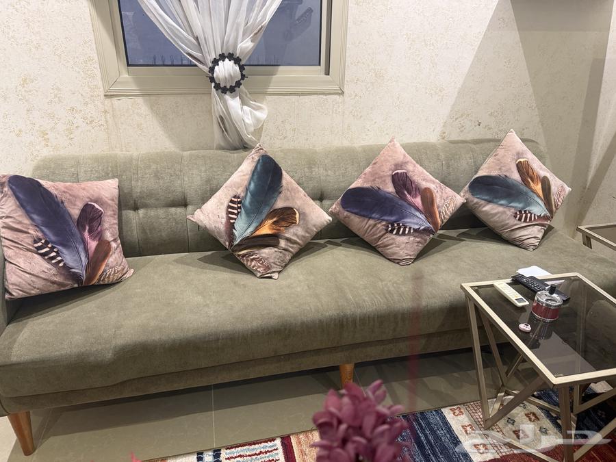 Sofa with tables64465857184899114