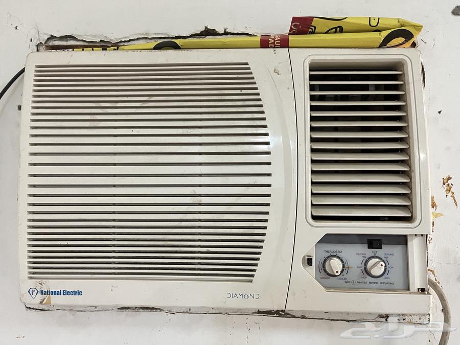 Refrigerator, air conditioner, and 2 beds for sale as soon as possible due to travel circumstances64468650369539110