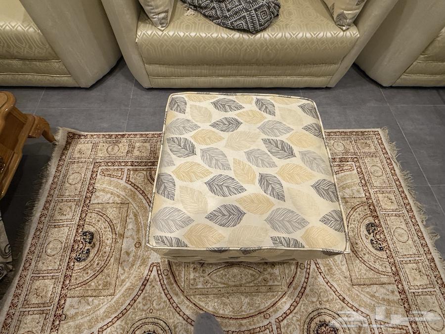 Clean 11-person sofa, 400 SAR64464702682498110