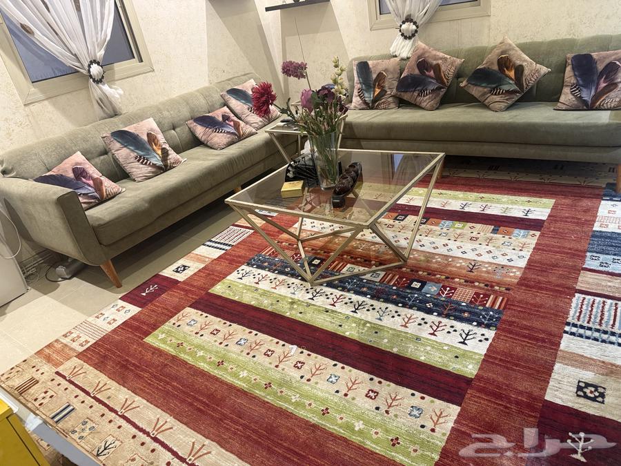 Sofa with tables64465857184899110