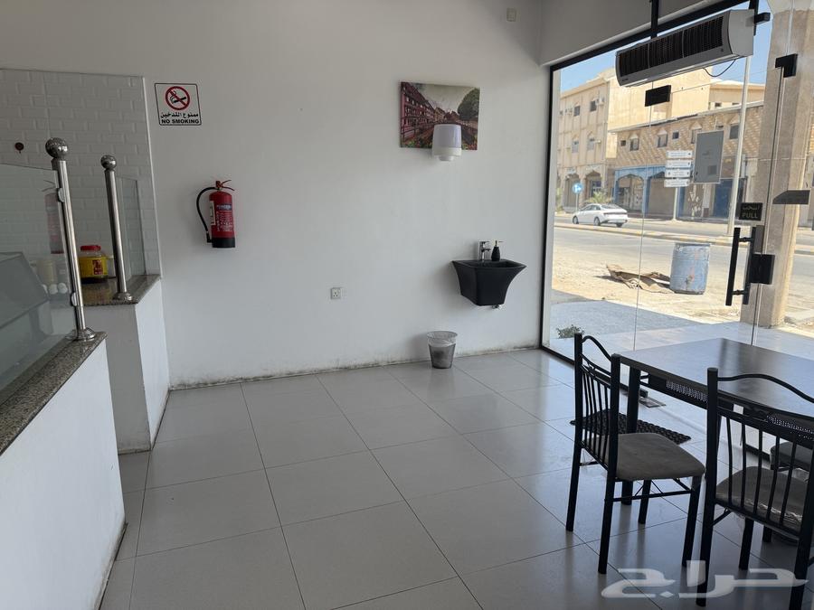 للبيع بوفية في الخفجي بكامل معداتها64467158065153113