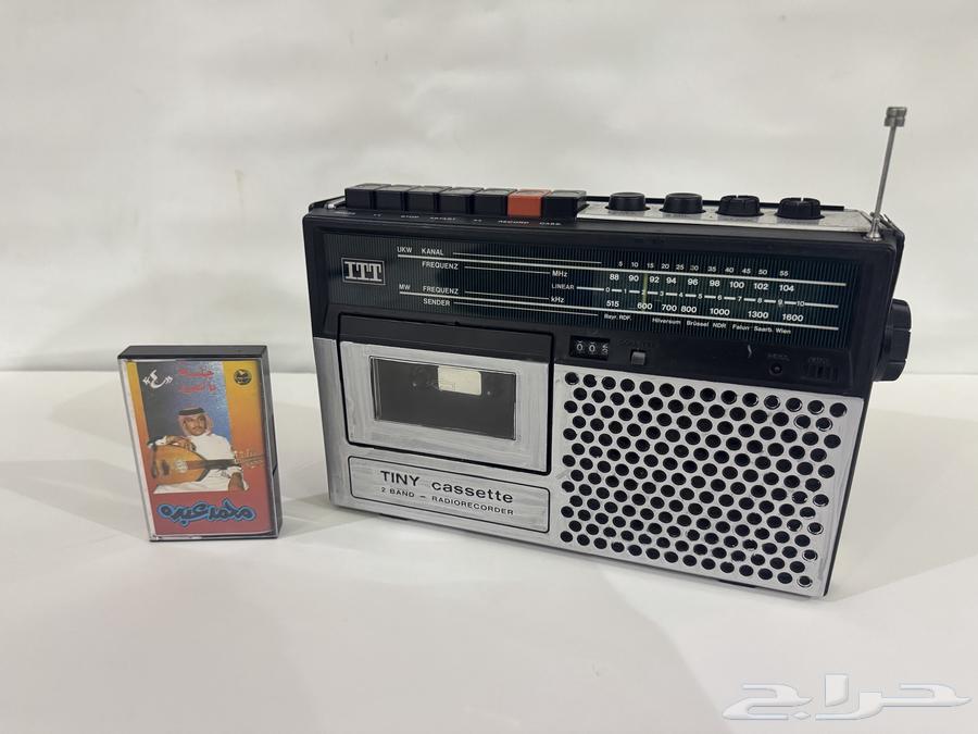 Old Radio and Cassette Player64469879191169110
