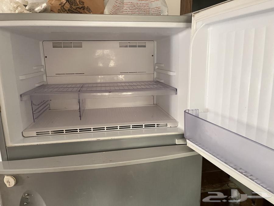 Refrigerator, air conditioner, and 2 beds for sale as soon as possible due to travel circumstances64468650369539114