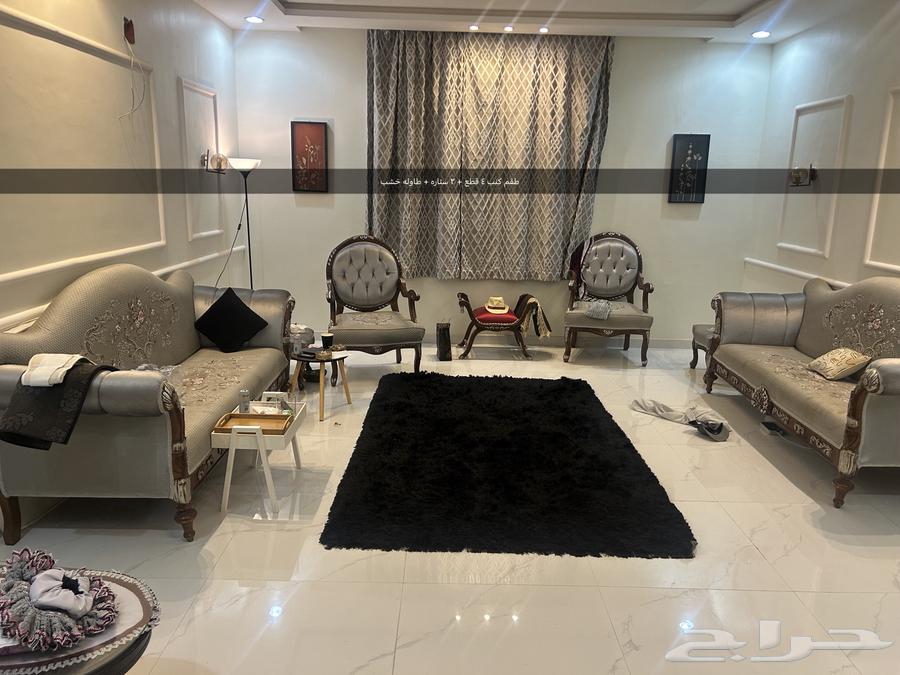 2 used sofas with some of their accessories64469431990657110