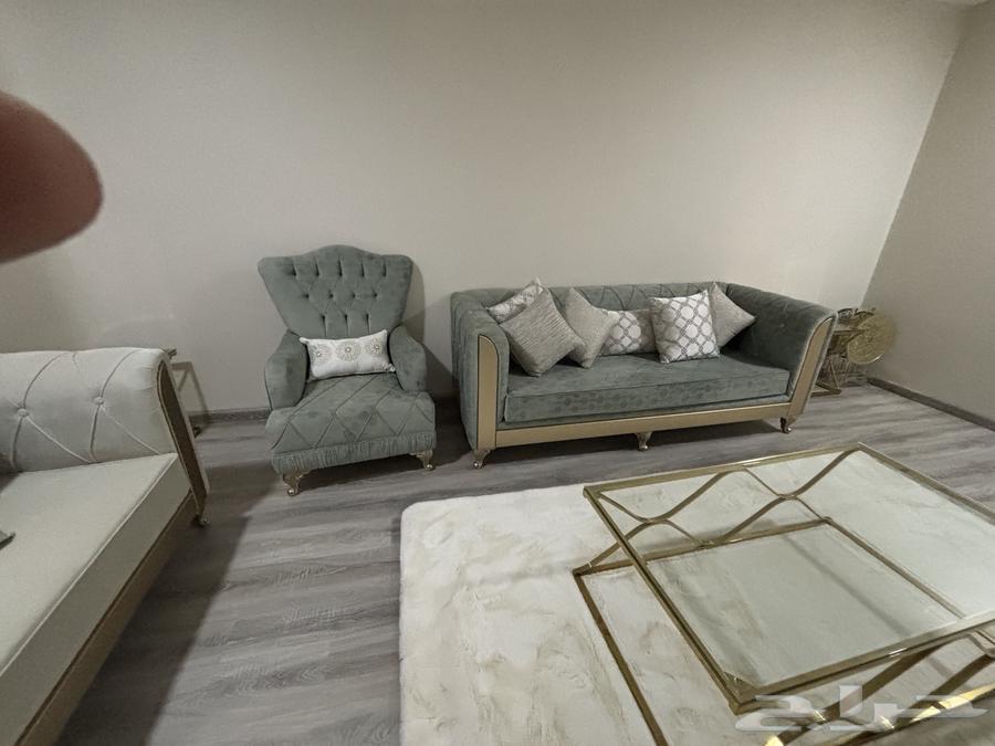 كنب مجلس كامل مع طاولات ونجفة وسجادة64470251192449114