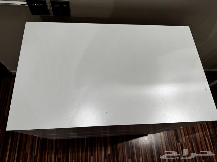 Ikea table64469976442754112