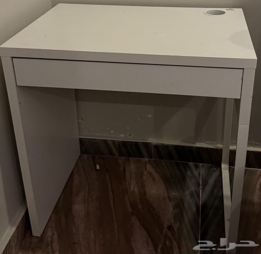 طاوله بيضا ايكيا  كرسي استرخاء من هوم سنتر64464493149825110