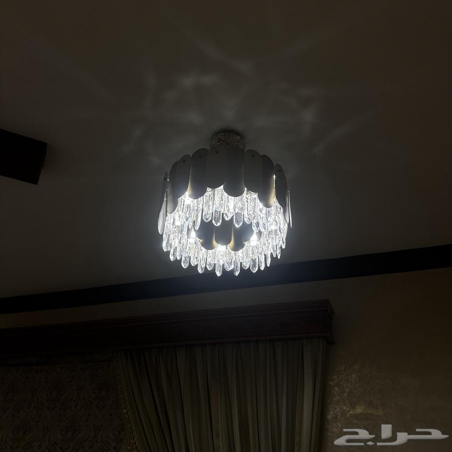 Chandelier + 3 ceiling lights + 2 wall lights (for sale)64468678166659111