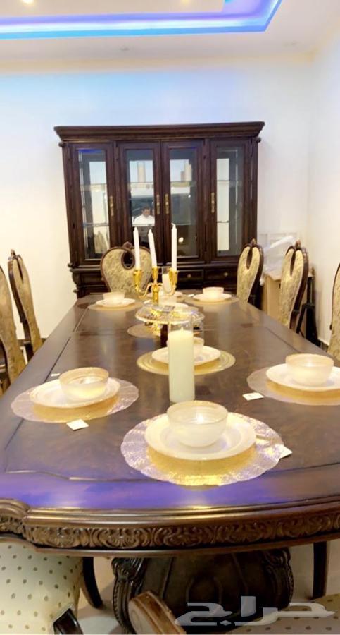 طاولة طعام مع بوفيه عشر كراسي للبيع64470114124931110