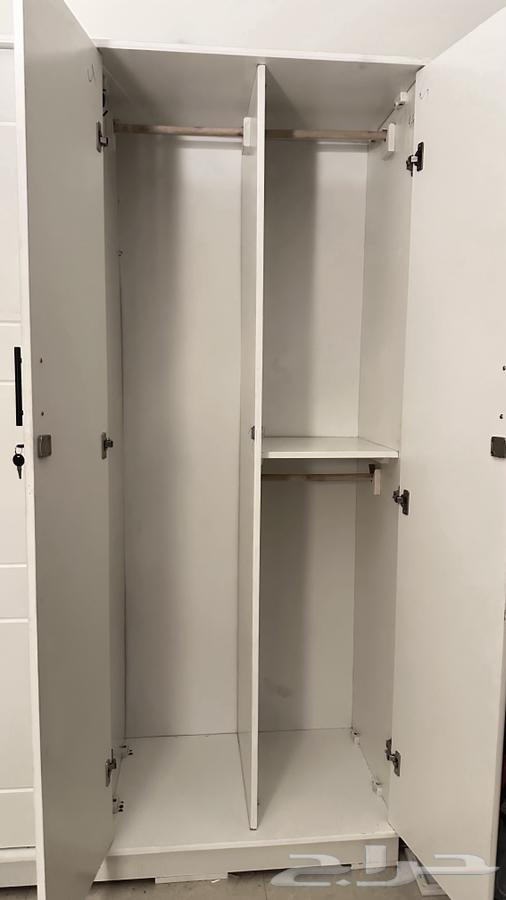 غرفه مكونه من دولاب وسريرين وكومدينا64471335050883113