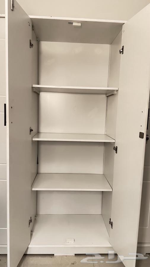 غرفه مكونه من دولاب وسريرين وكومدينا64471335050883112