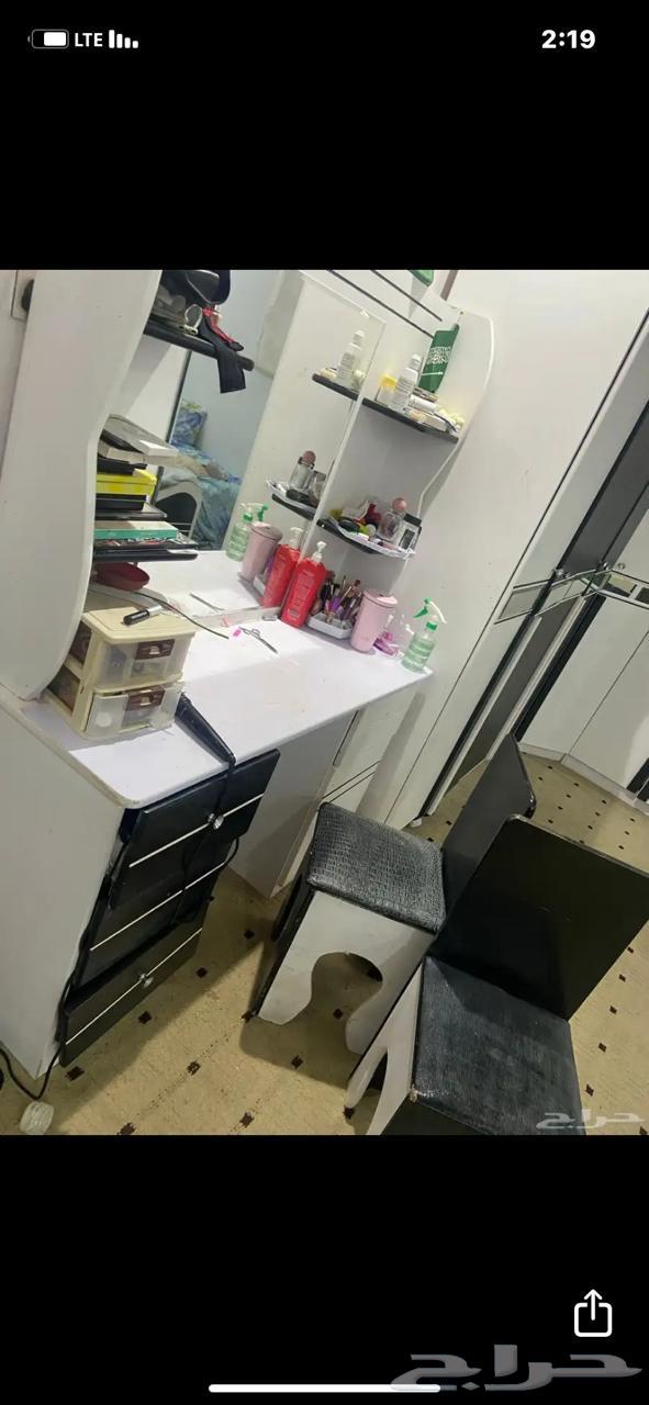 Bed, wardrobe, and dressing table set64470416189185112