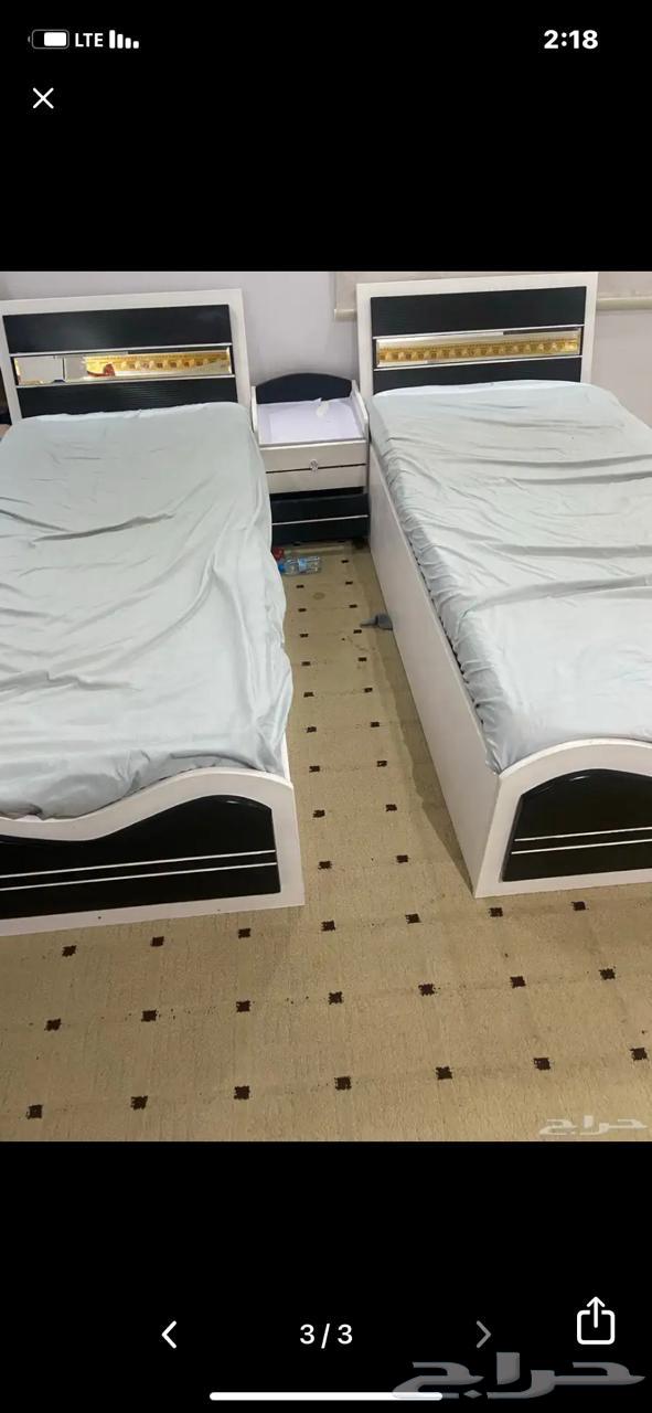 Bed, wardrobe, and dressing table set64470416189185110