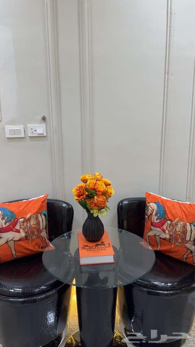 4 كراسي وطاوله للبيع64470374636547110