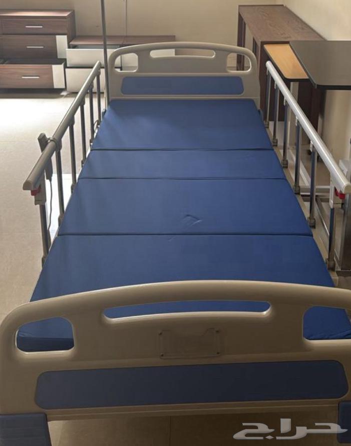 سرير طبي مع مرتبه نظيف مستخدم64469976283522110