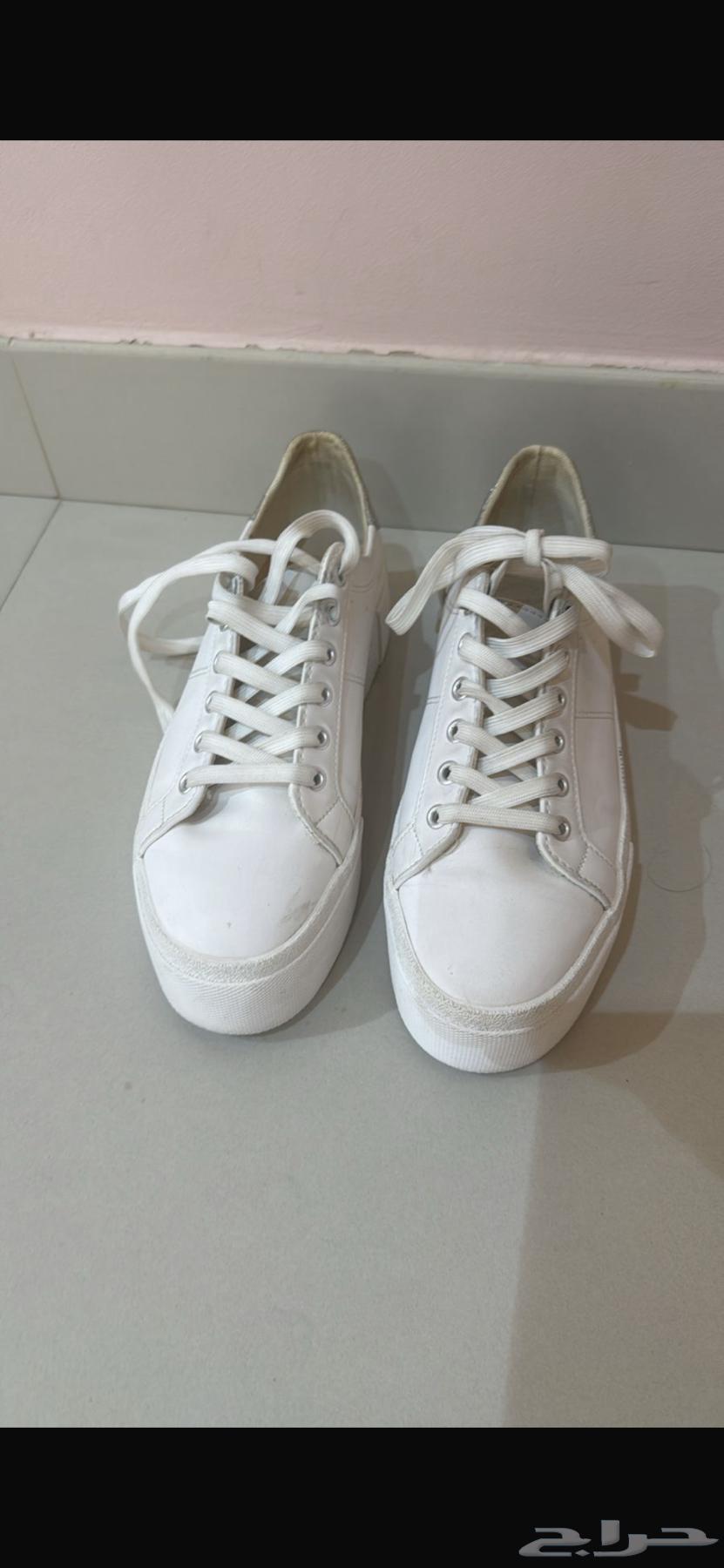 حذاء أبيض رياضي مقاس 3764469529726465110
