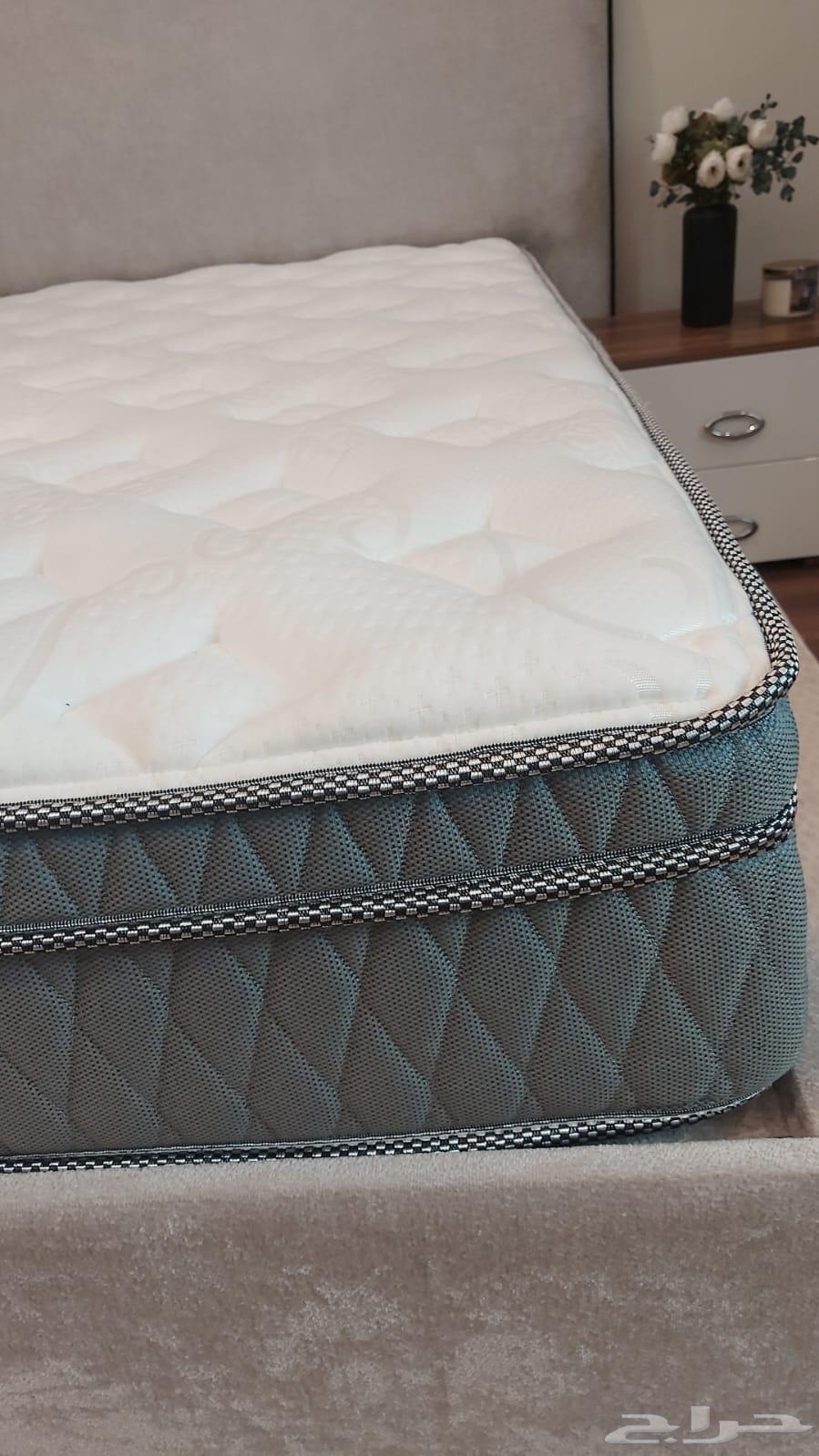 مرتبة سرير شبه جديدة استخدام قليل جدا64470662811777111
