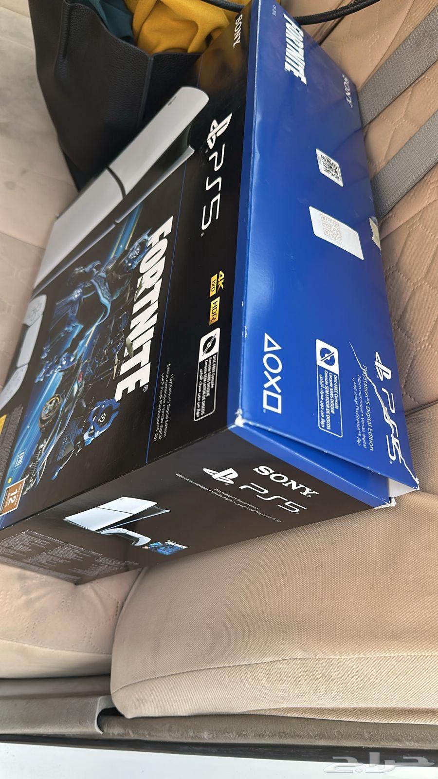 سوني 5 نضيف مع كرتونه واغراضه64468664358019110