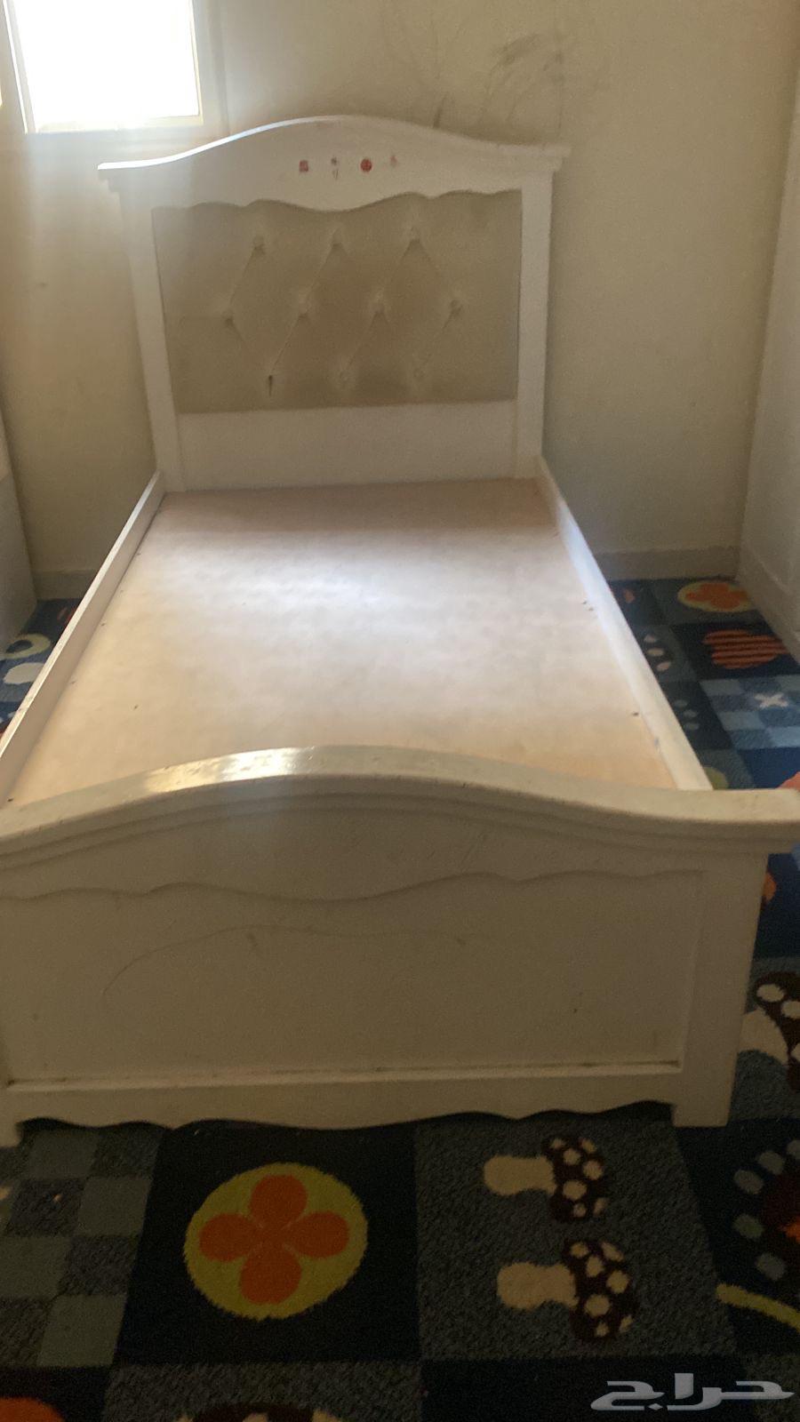 سرير خشبي ممتاز جدا  البيع مستعجل64469795161603110