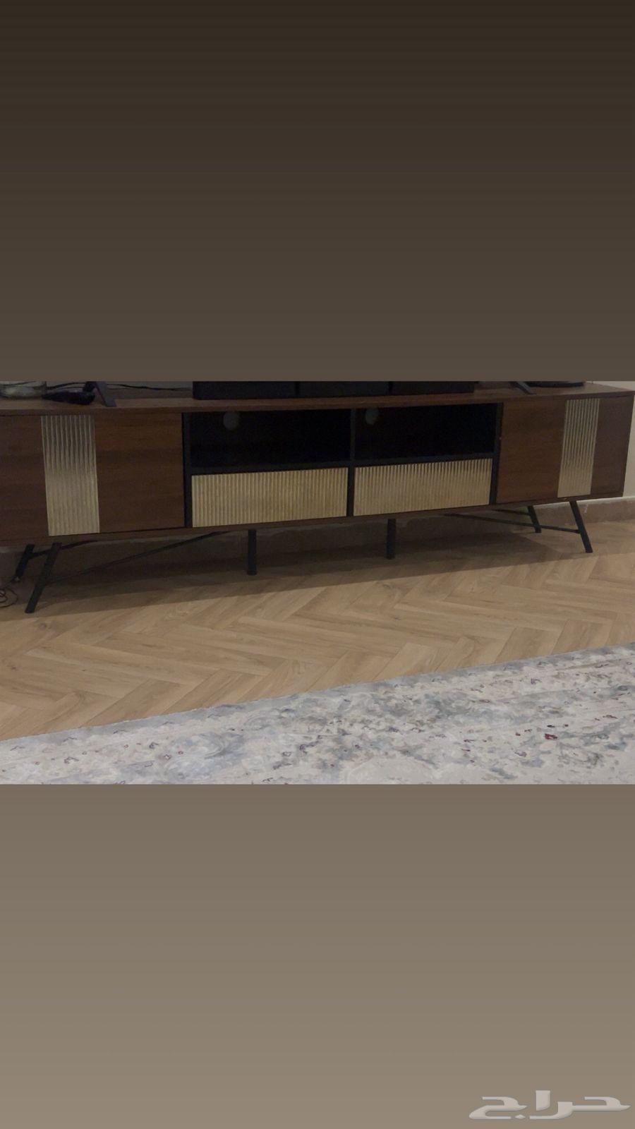 طاولة بلازما 200سم وطاولة قهوه الاثنين ب 1000 جديده64464562956289111