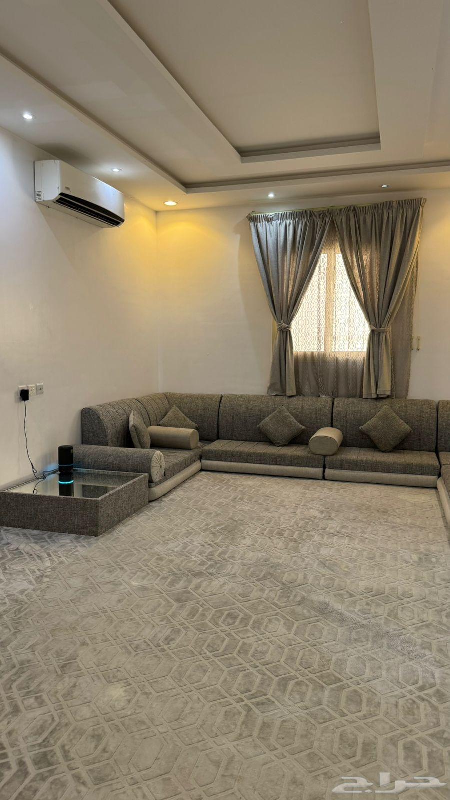 Clean and almost new floor seating64467536139523113