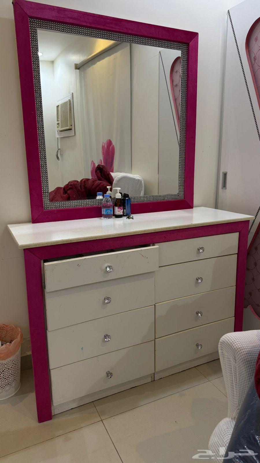 غرفه مستخدمه للبيع64467480672898114