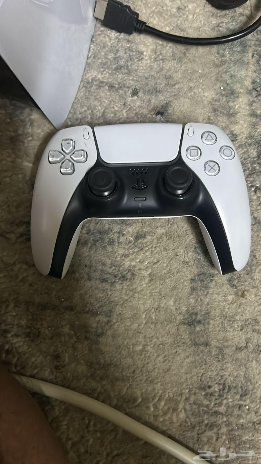 My new brother's PlayStation 5, I've had it for six months, used it twice64470045876738111