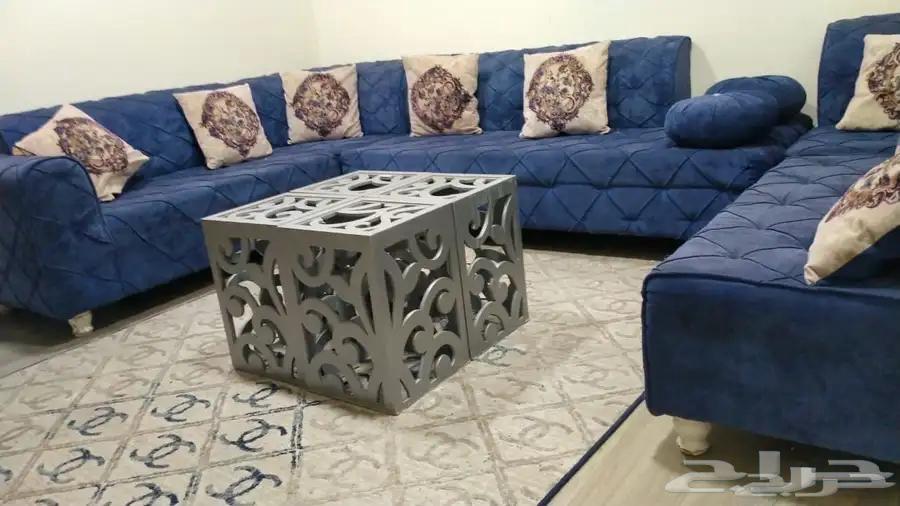 Corner set in very good condition, dining table with five chairs64471266068865111