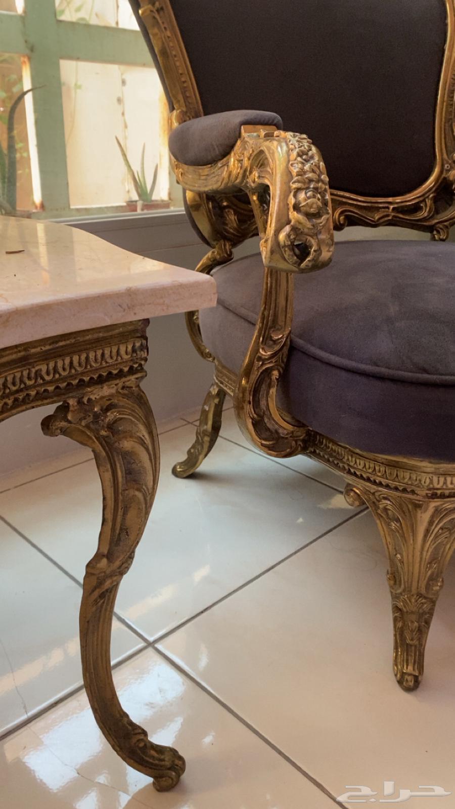 A sofa set with tables plated in gold leaf64468315440899111