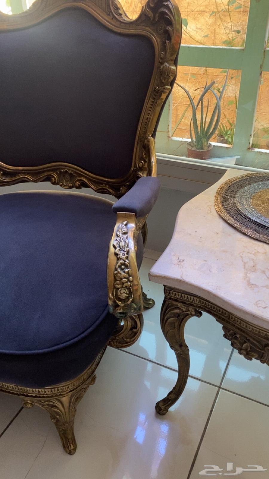 A sofa set with tables plated in gold leaf64468315440899113