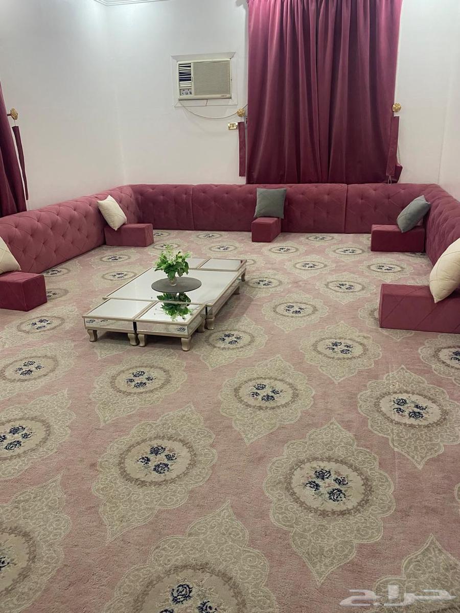 مساند وفرشة نظيفه جدا بيع مستعجل64469126442883110