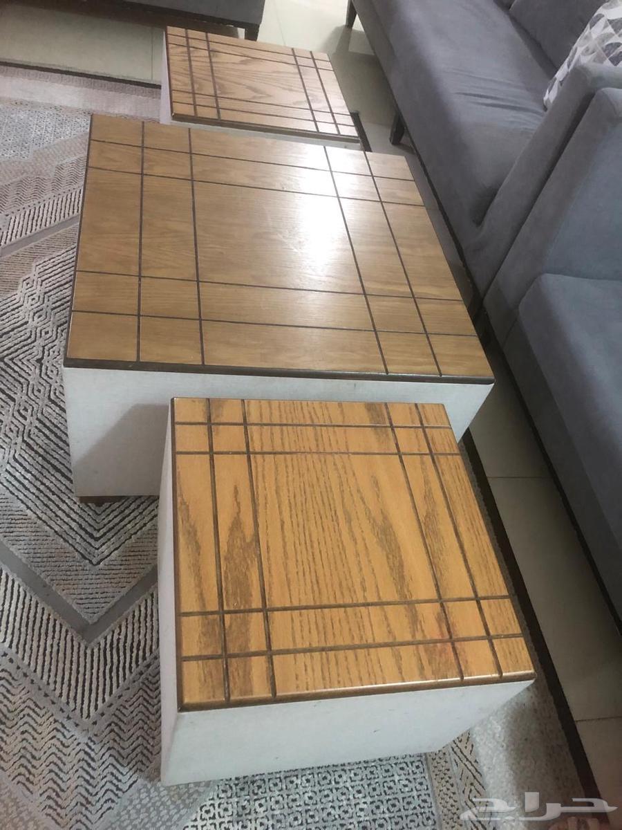 Wooden tables64468120620034110