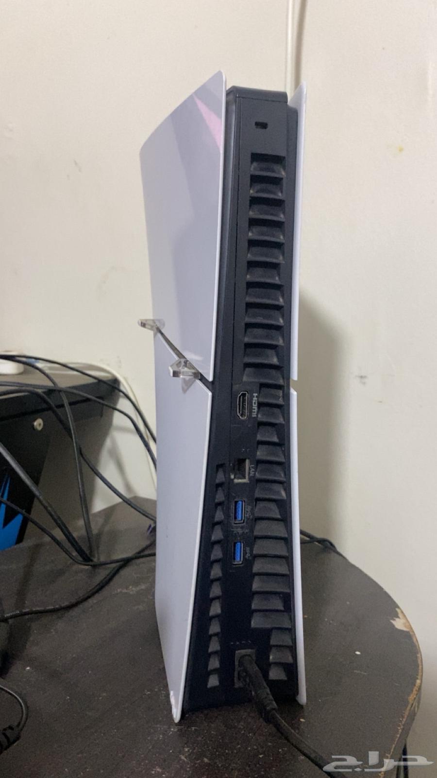 سوني5 مستعمل يد جديده السوني لا يشكي من شي على السوم64474945543681111