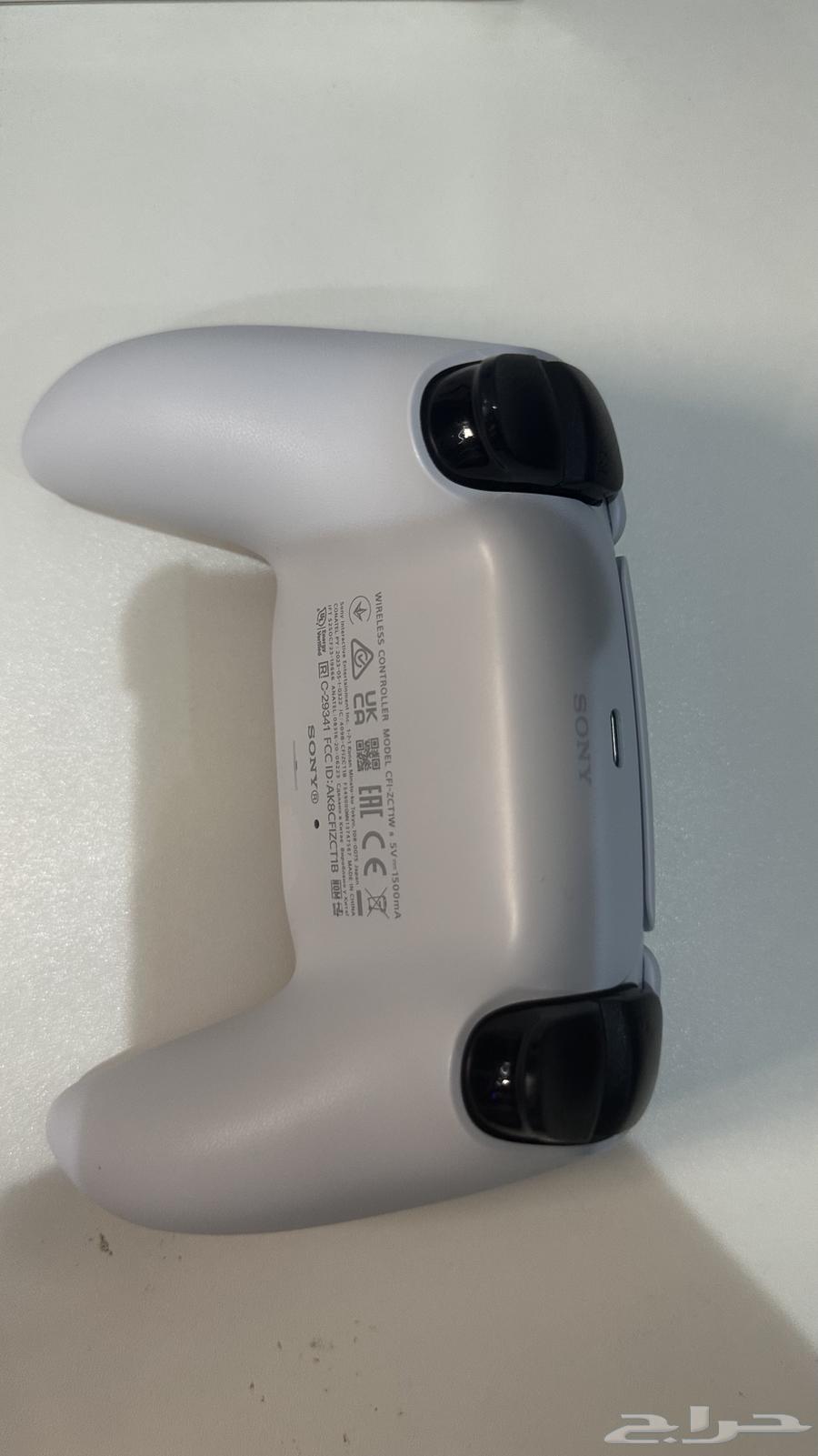 يد سوني فايف تقريبا جديدة64475418548994111