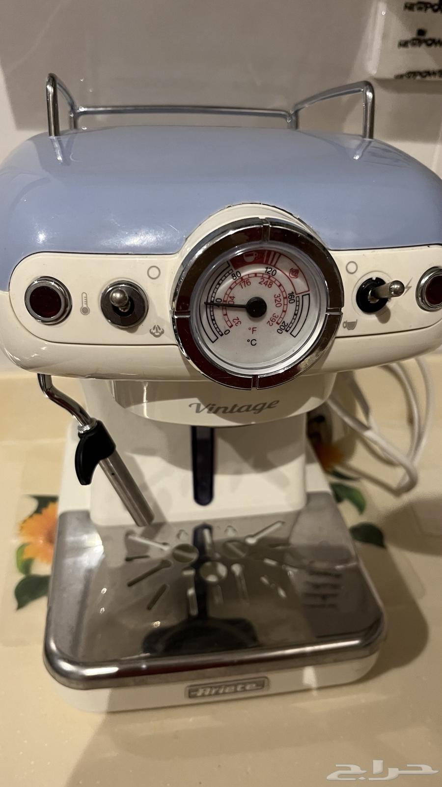 الة قهوه طراز قديم64472550604675110
