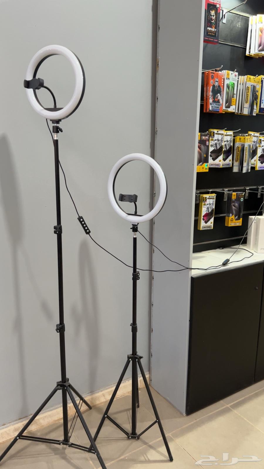 اغراض وطاولات محل جوالات للبيع او التقبيل64476880039169114