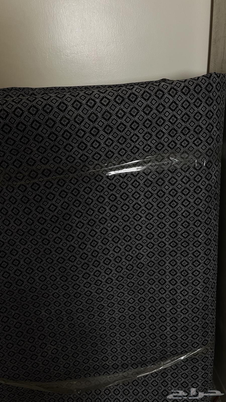 مفرش باللون الرمادي جديد ونظيف64436480763267113